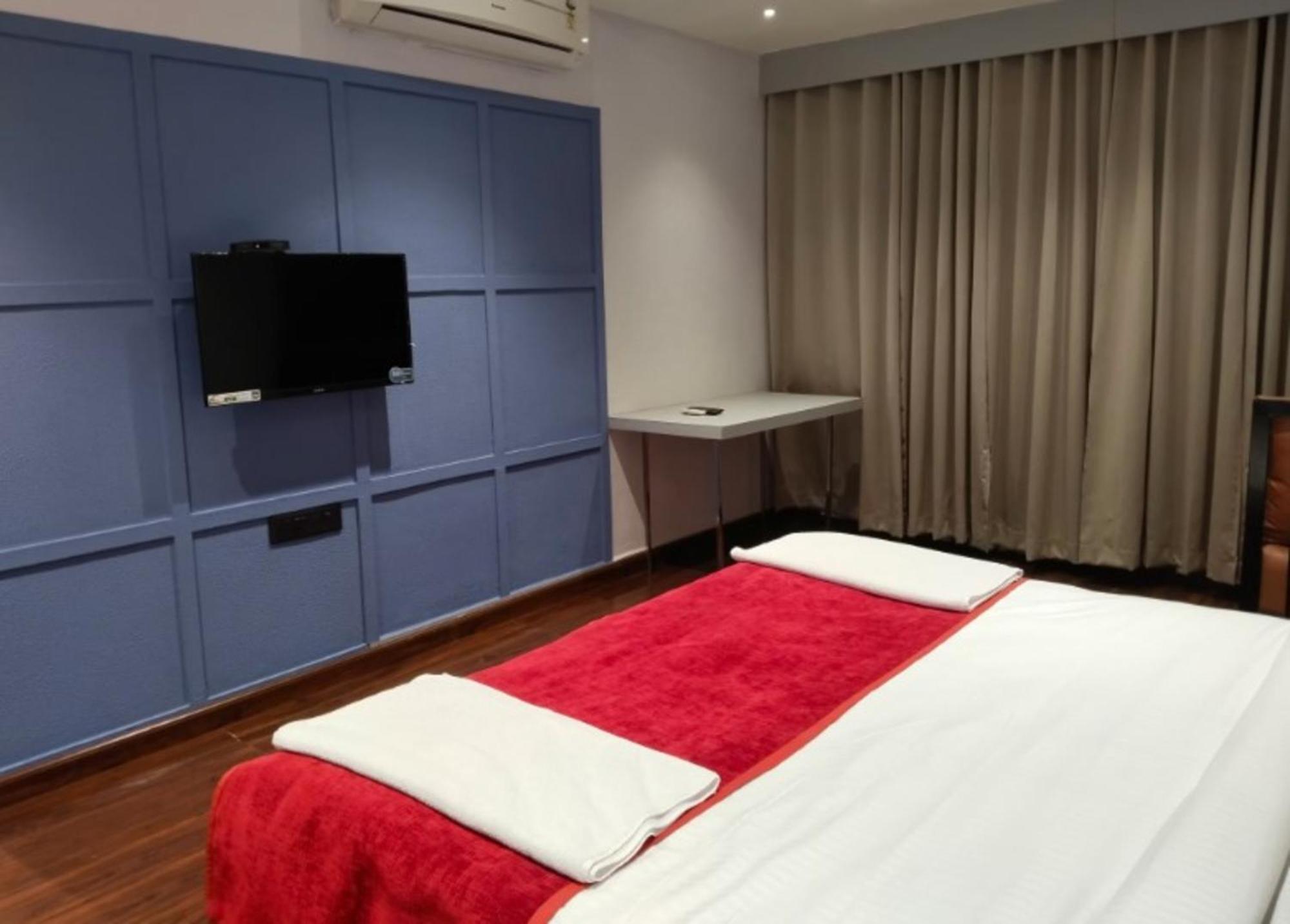 Hotel Balaji Central Ratlām Εξωτερικό φωτογραφία