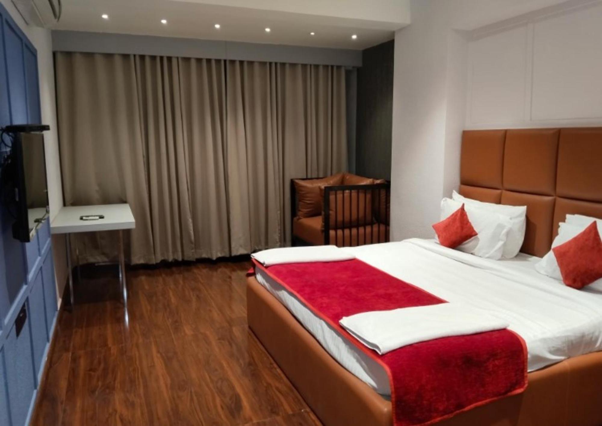 Hotel Balaji Central Ratlām Εξωτερικό φωτογραφία