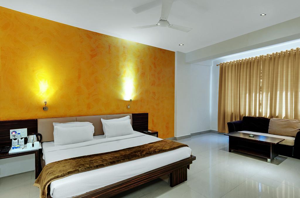 Hotel Balaji Central Ratlām Δωμάτιο φωτογραφία