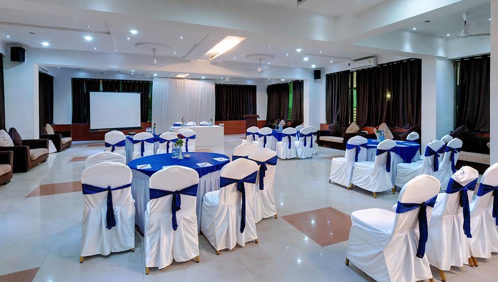 Hotel Balaji Central Ratlām Εξωτερικό φωτογραφία