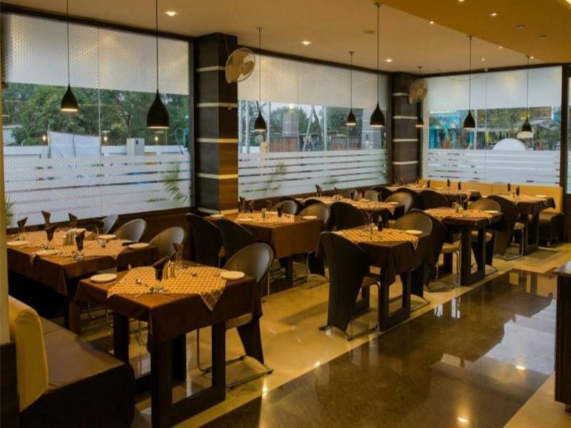Hotel Balaji Central Ratlām Εξωτερικό φωτογραφία